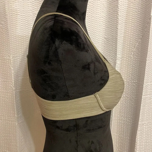 Victoria’s Secret uplift semi Demi size 32A - Picture 4 of 4